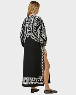 Czarna sukienka z haftem Tahara - Image #3