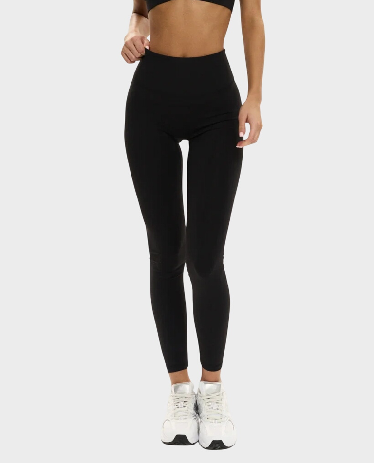 Czarne dopasowane legginsy AirFit
