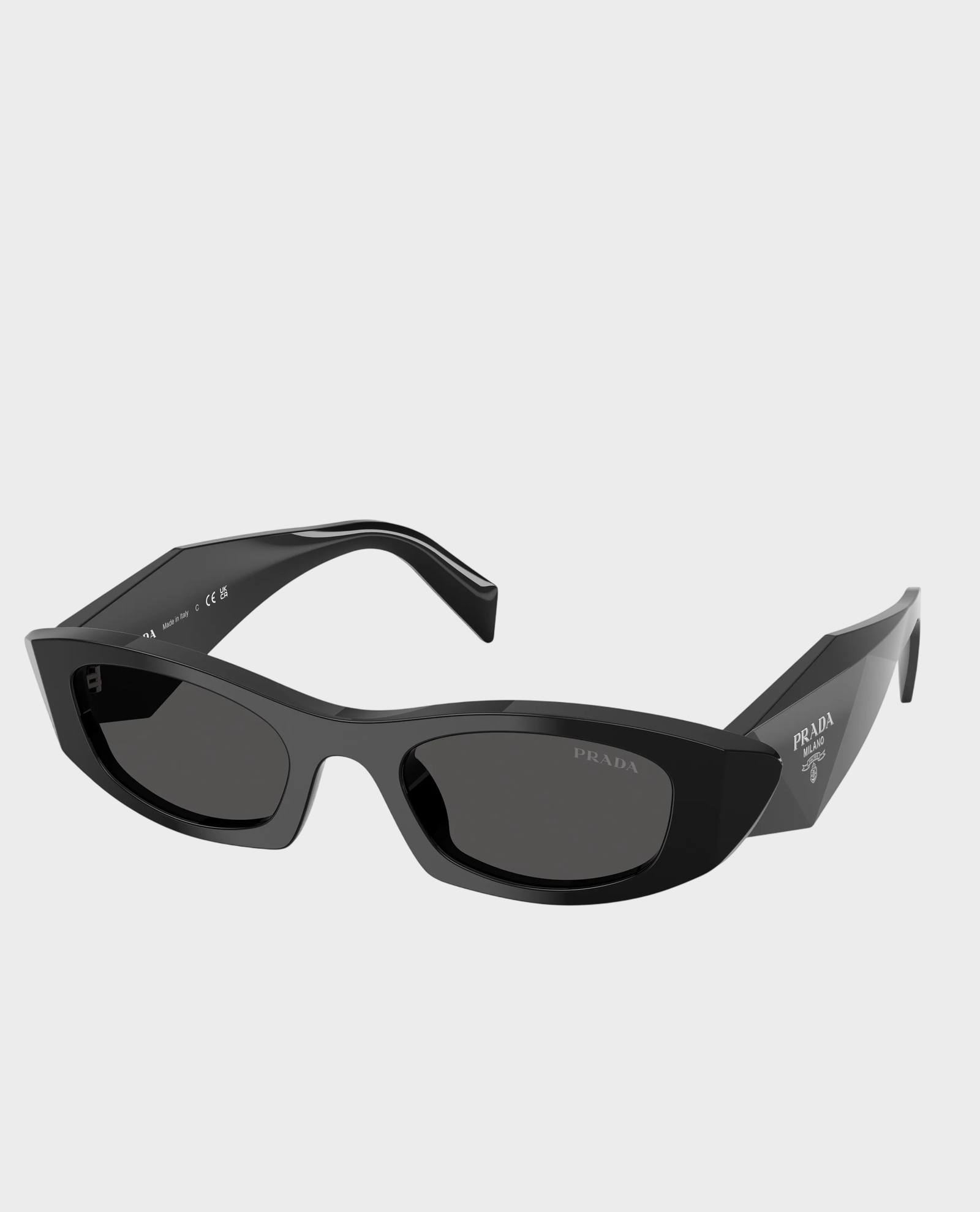Czarne okulary przeciwsłoneczne - Image #0