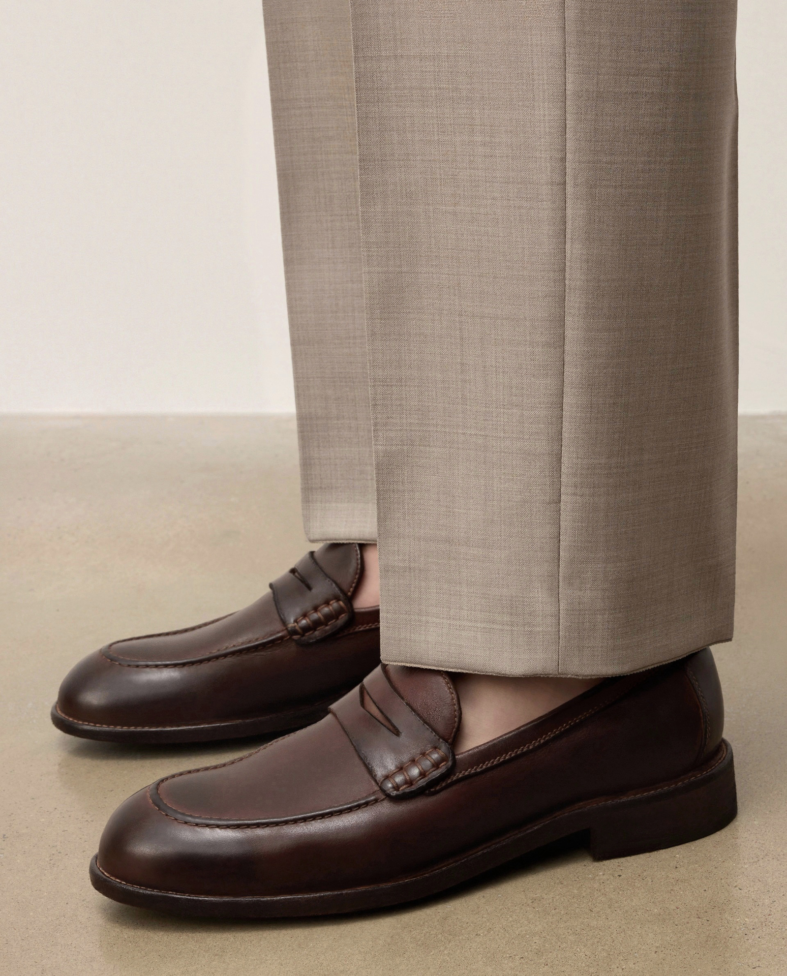 Eleganckie skórzane loafersy Grantes - Image #1