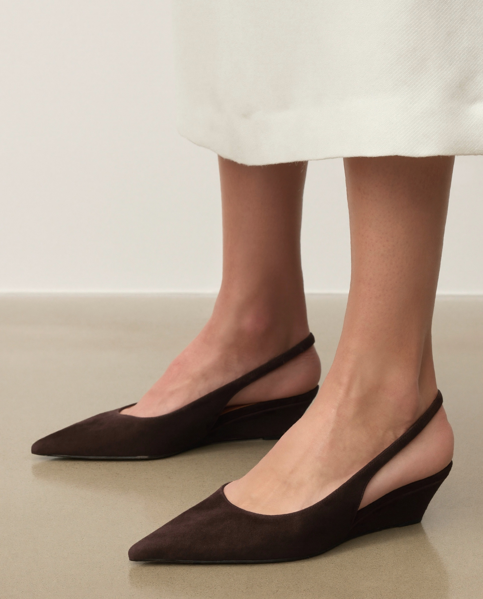 Czółenka slingback na koturnie Adala - Image #1