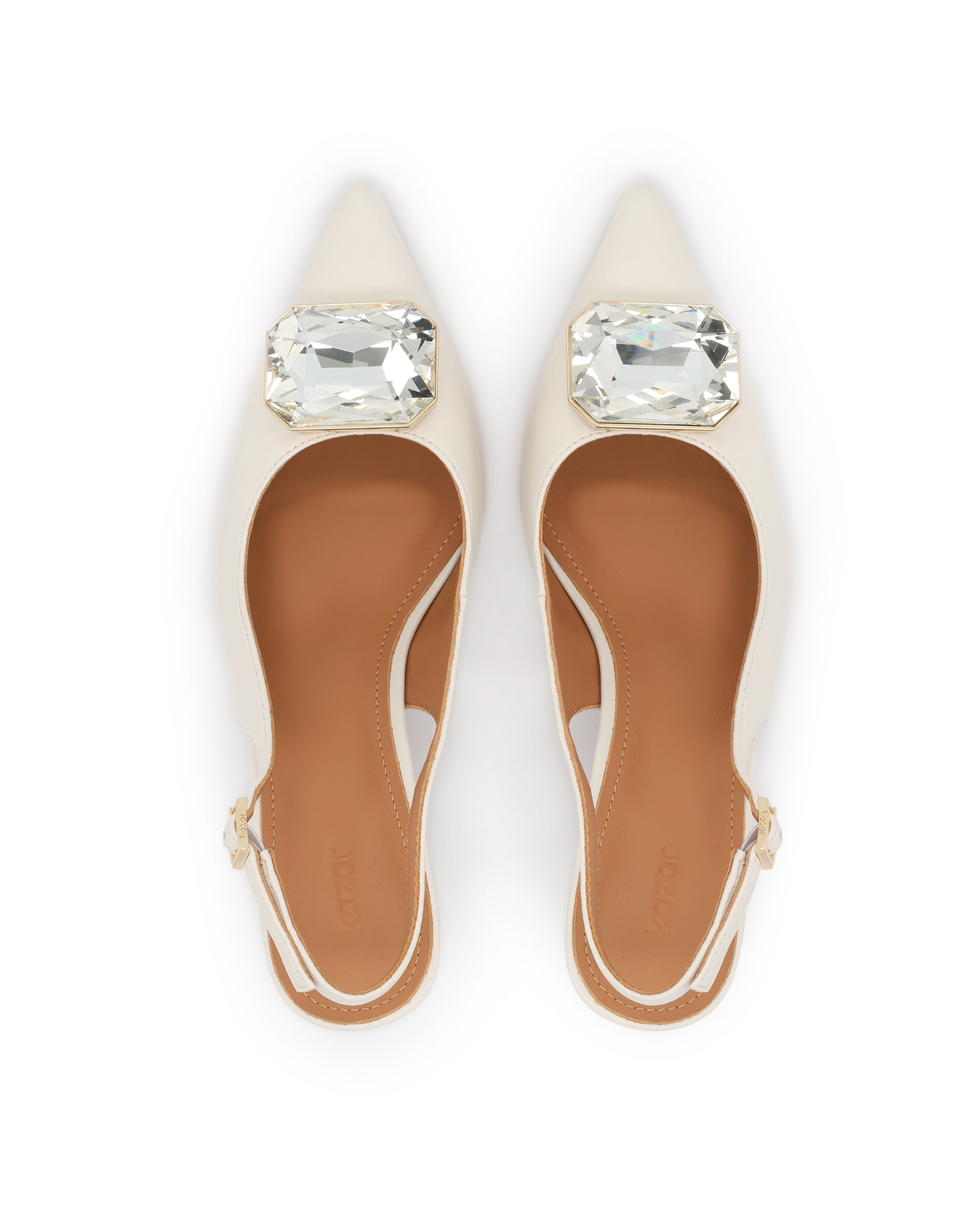 Kremowe ślubne czółenka slingback z dużą biżuteryjną ozdobą Sheri - Image #4