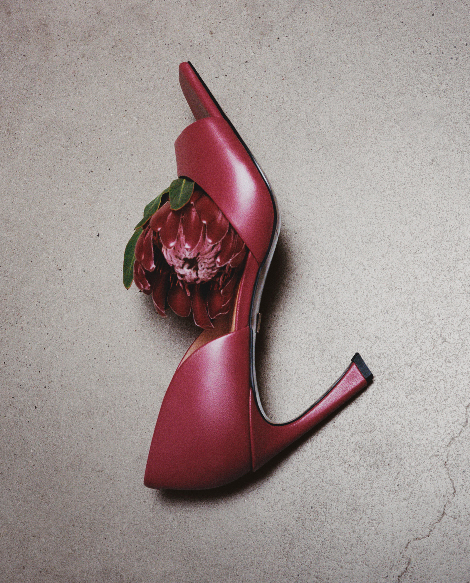 Ciemnoróżowe czółenka peep toe Elverine - Image #5