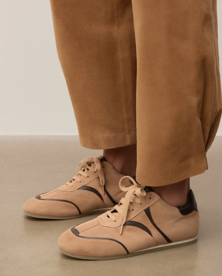 Zamszowe sneakersy ze wstawkami z gładkiej skóry Evrin