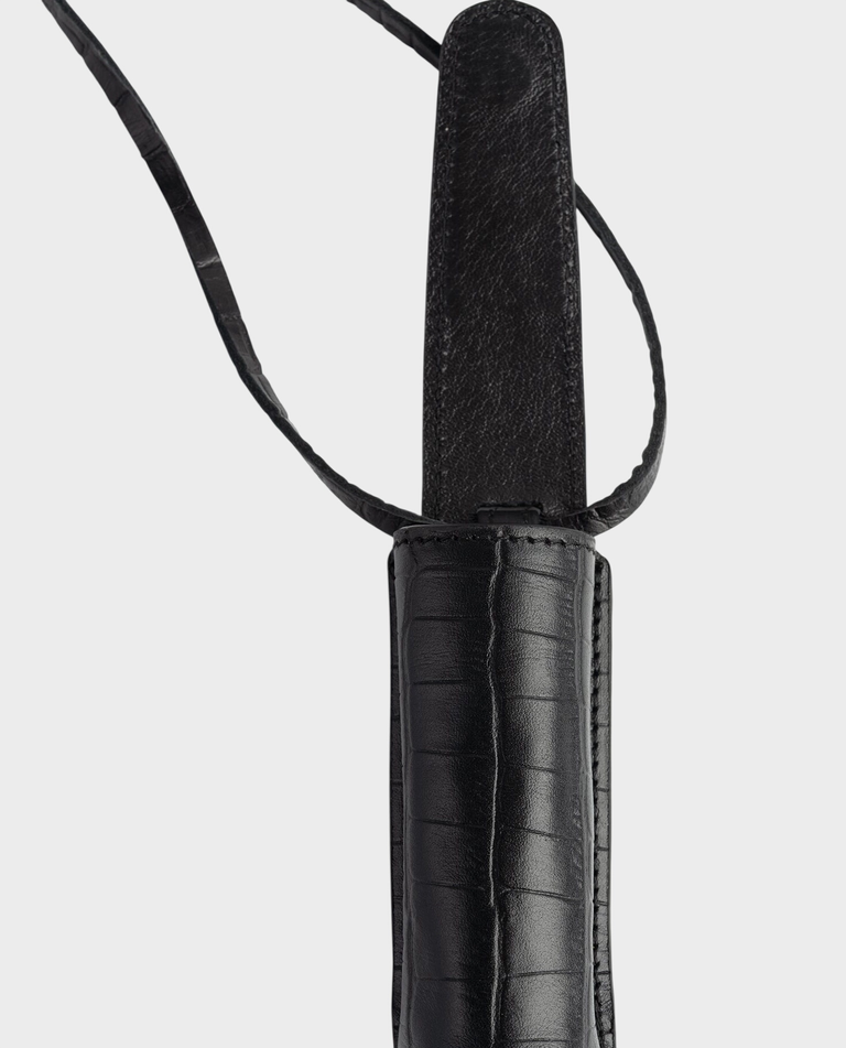 Czarne etui na szminkę Croco