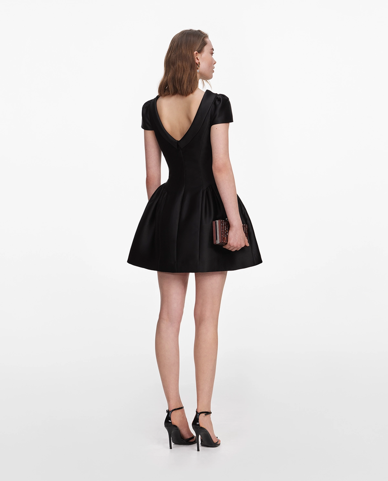 Czarna sukienka mini z kołnierzykiem - Image #3