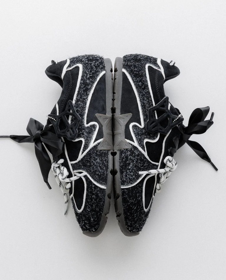 Zamszowe sneakersy Adored Black Hairy Suede - Image #3
