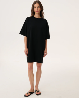 Czarna sukienka o t-shirtowym kroju Victoria - Image #1
