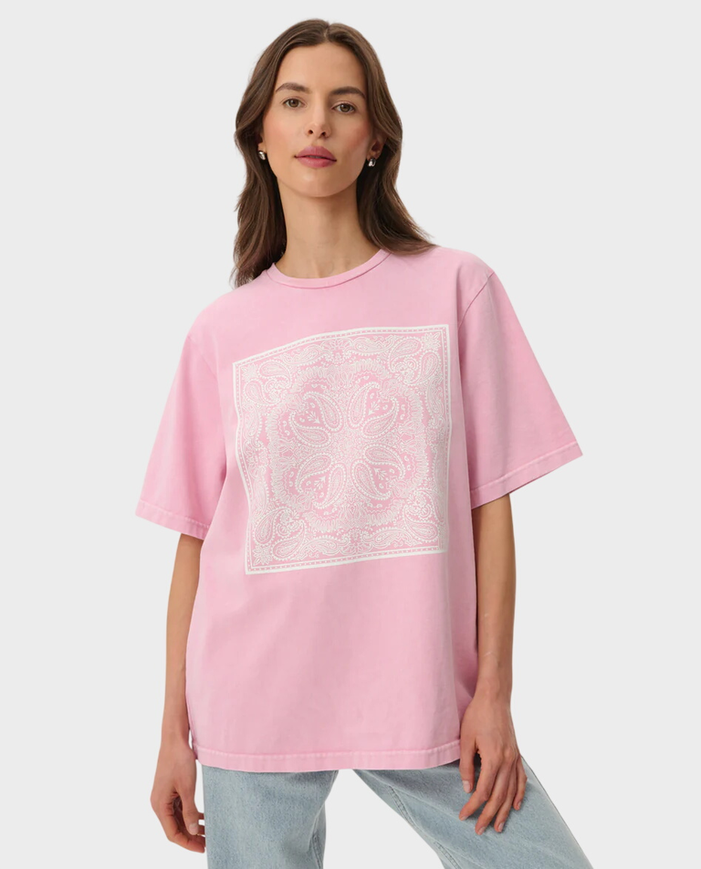 Różowy t-shirt z nadrukiem Danny