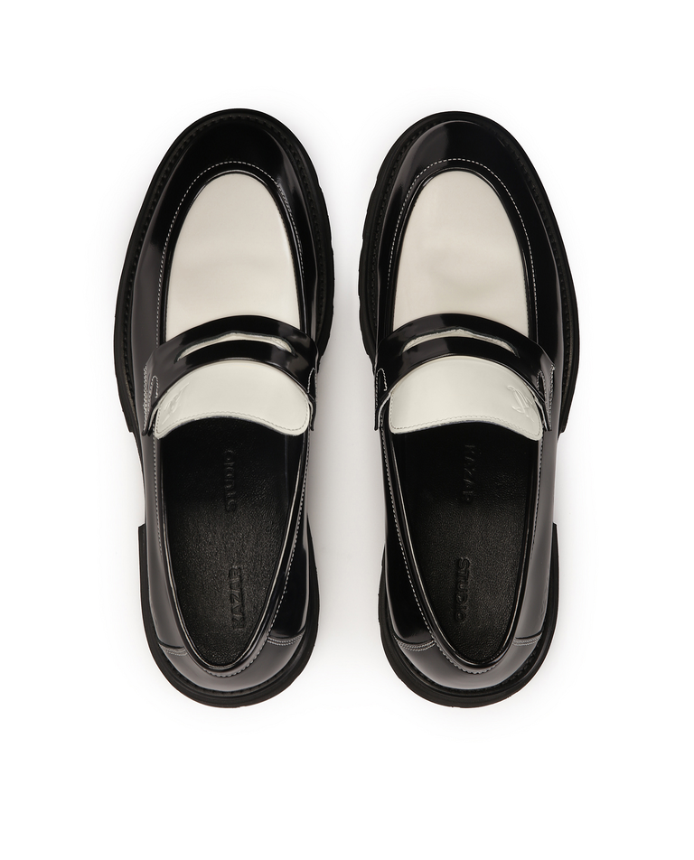 Wsuwane dwukolorowe loafersy z lakierowanej skóry KS PHERTH - Image #5