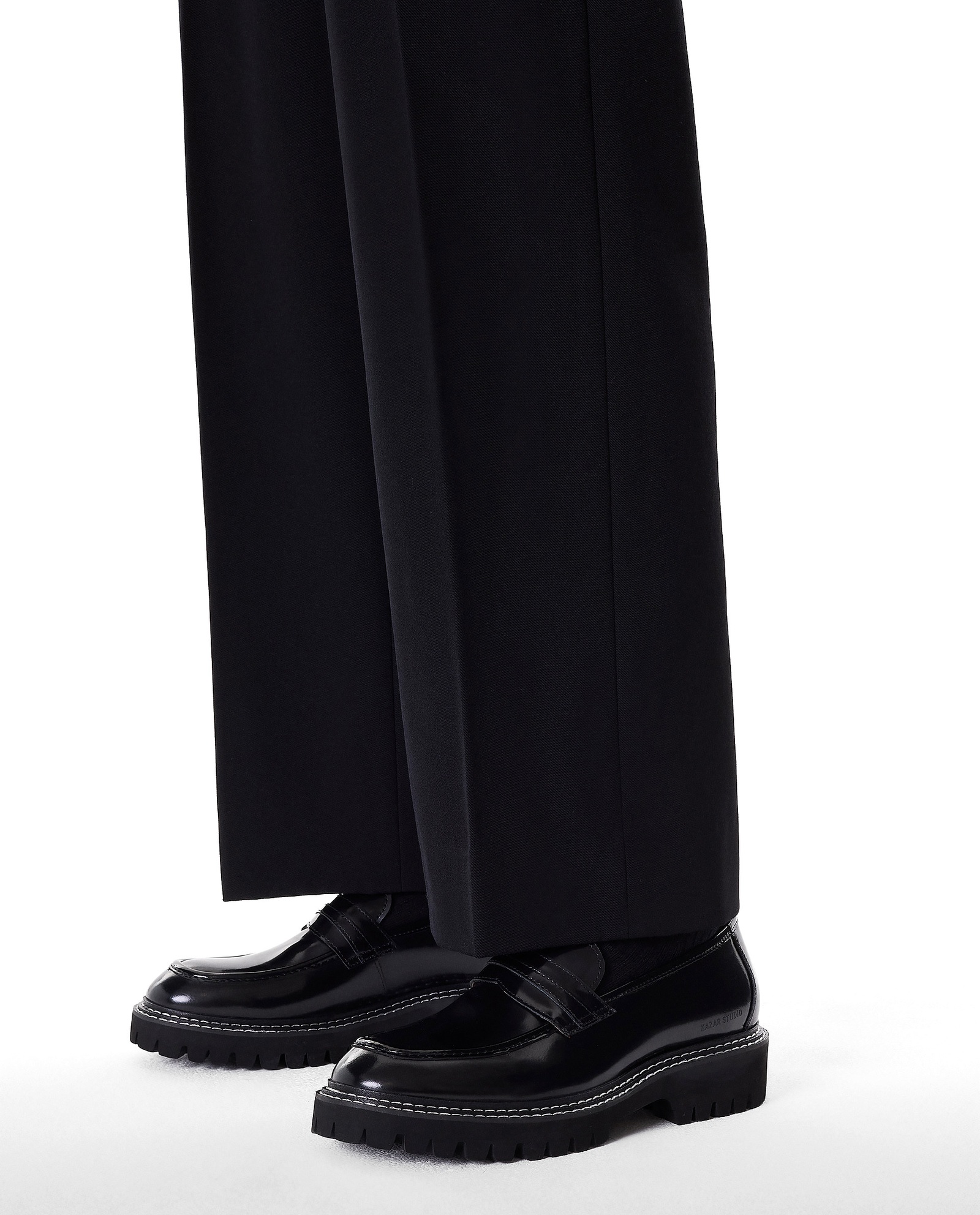 Czarne loafersy przeszywane białą nicią KS BLADEN - Image #3