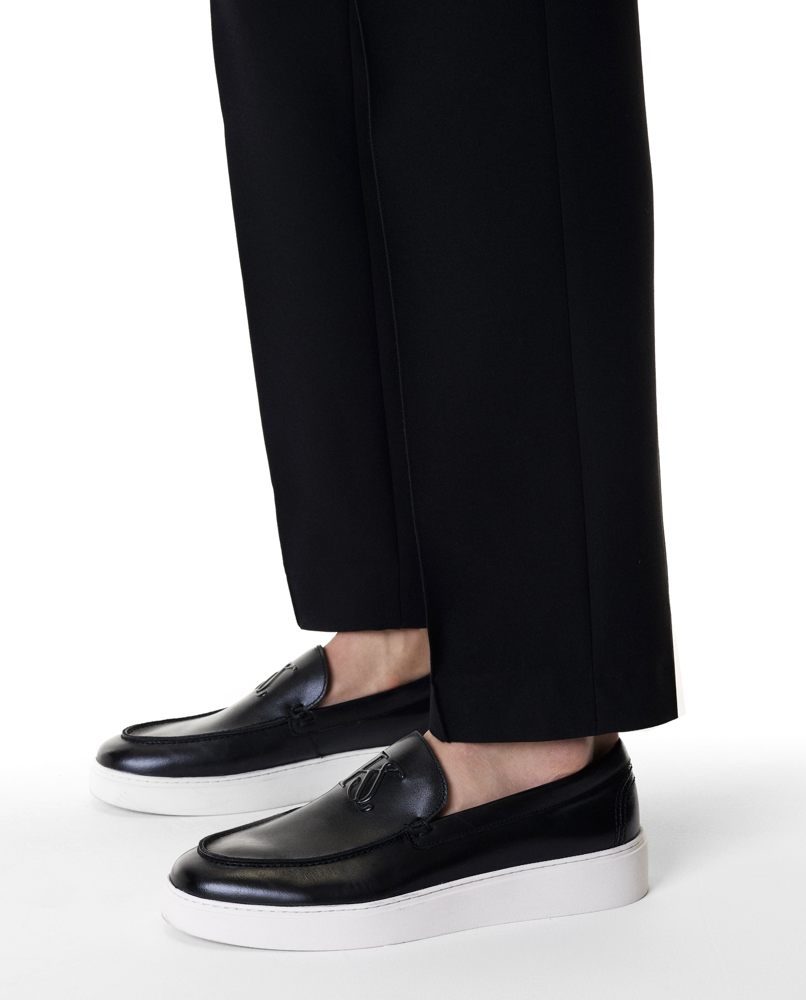 Wsuwane czarne loafersy z białą podeszwą typu sneakers KS ETIENNE - Image #1