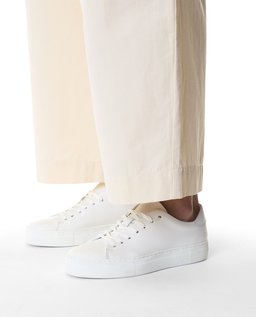 Minimalistyczne sneakersy w białym kolorze KS DOMINIQUE - Image #1