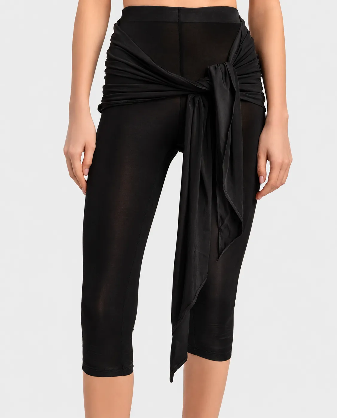 Czarne legginsy z wiązaniem Liv Capri - Image #0
