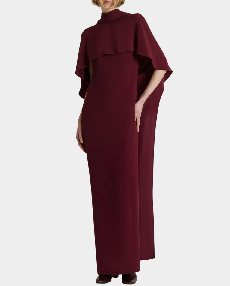 Elegancka bordowa sukienka z peleryną