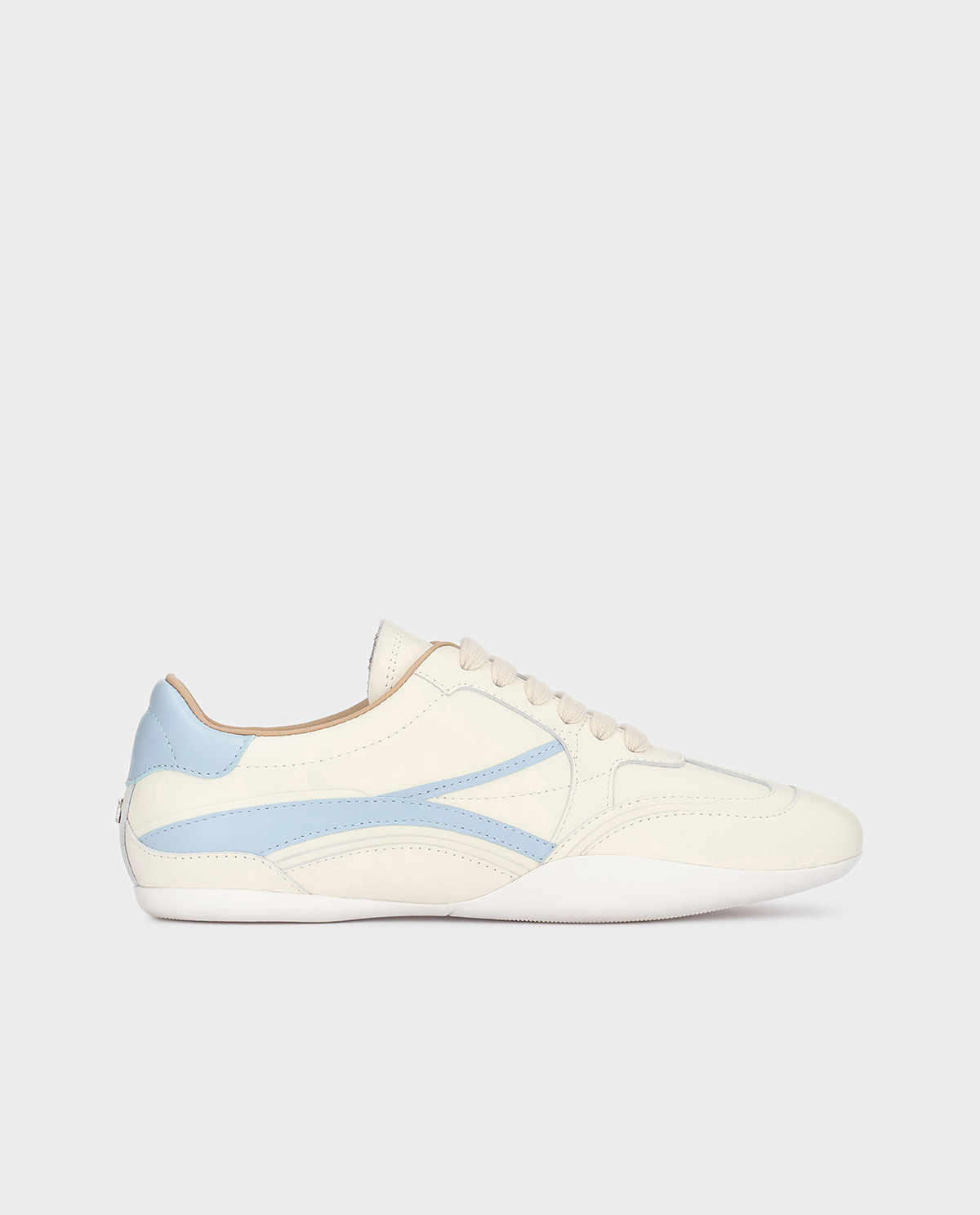 Sneakersy skórzane w odcieniu złamanej bieli i błękitu KS SINDIE - Image #0