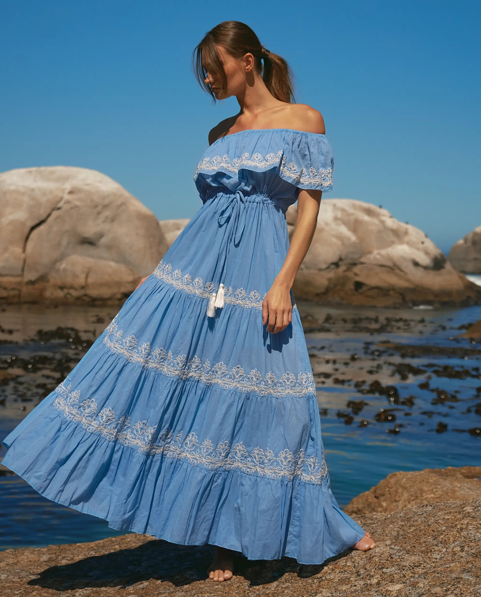 Niebieska sukienka maxi Malone - Image #5