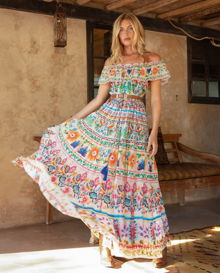 Sukienka maxi w kolorowy print Yalla - Image #3