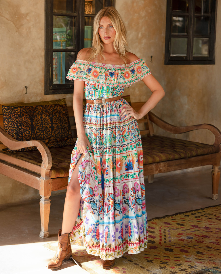 Sukienka maxi w kolorowy print Yalla - Image #4