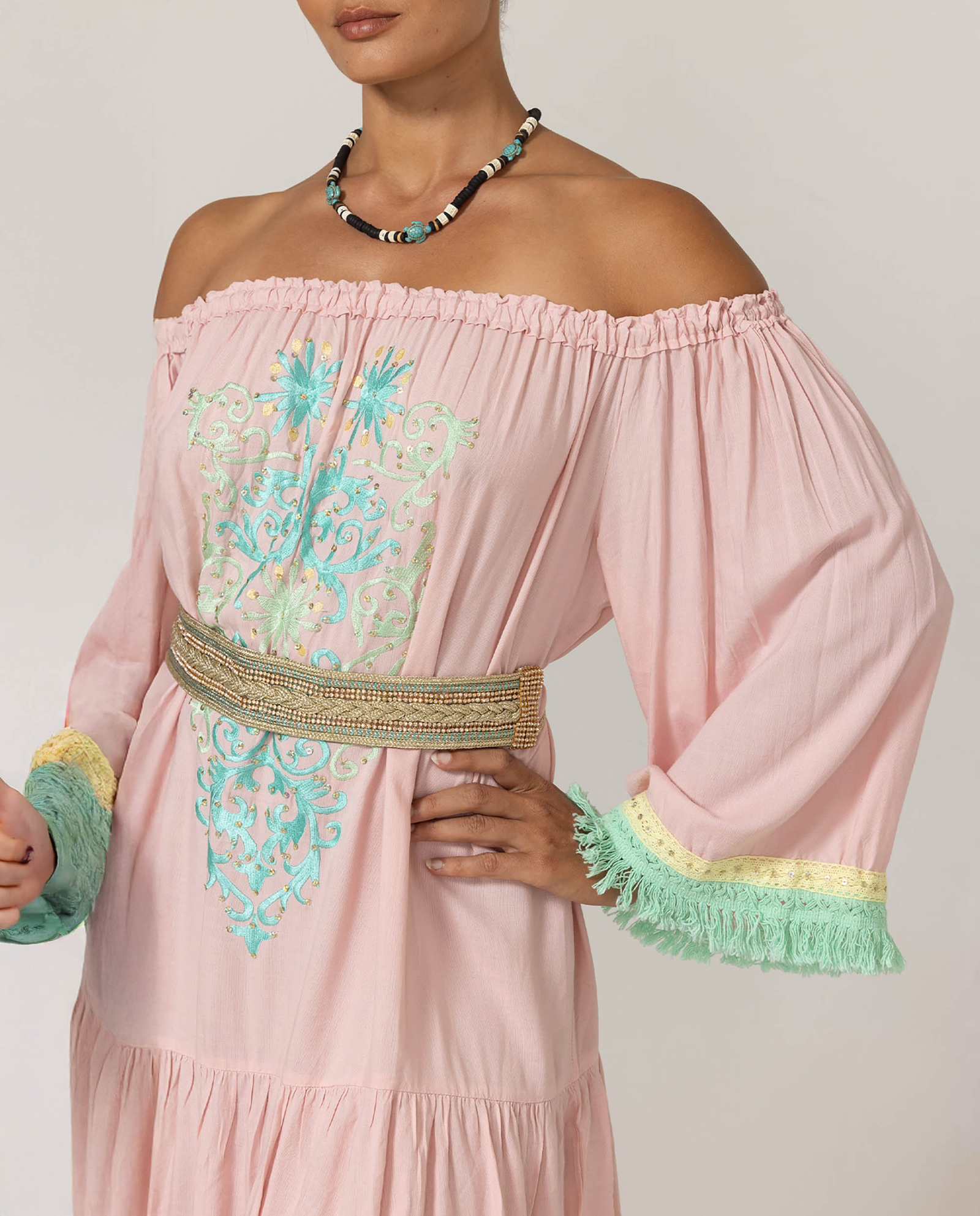 Różowa sukienka boho z haftem Azra - Image #1