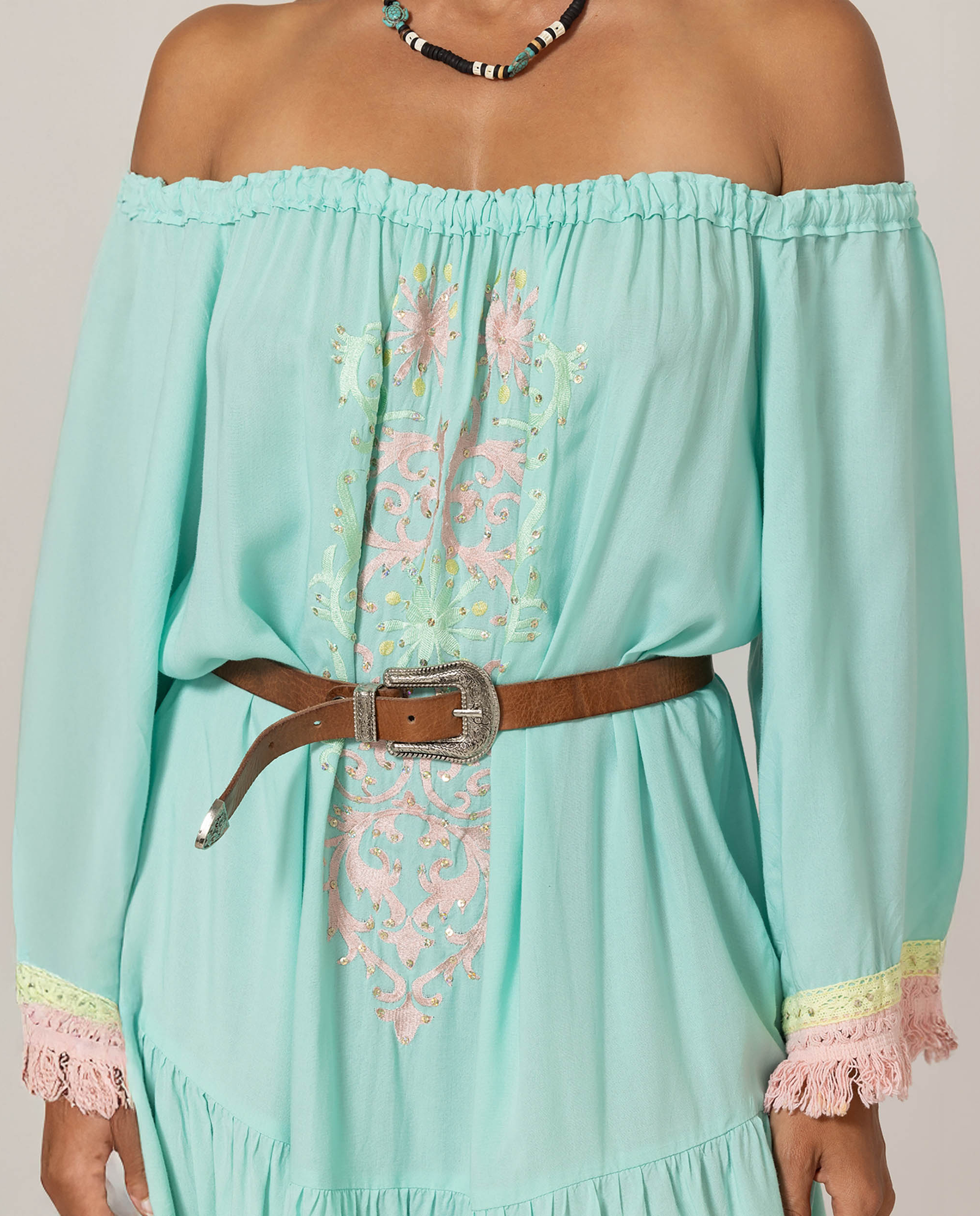 Miętowa sukienka boho z haftem Azra - Image #1