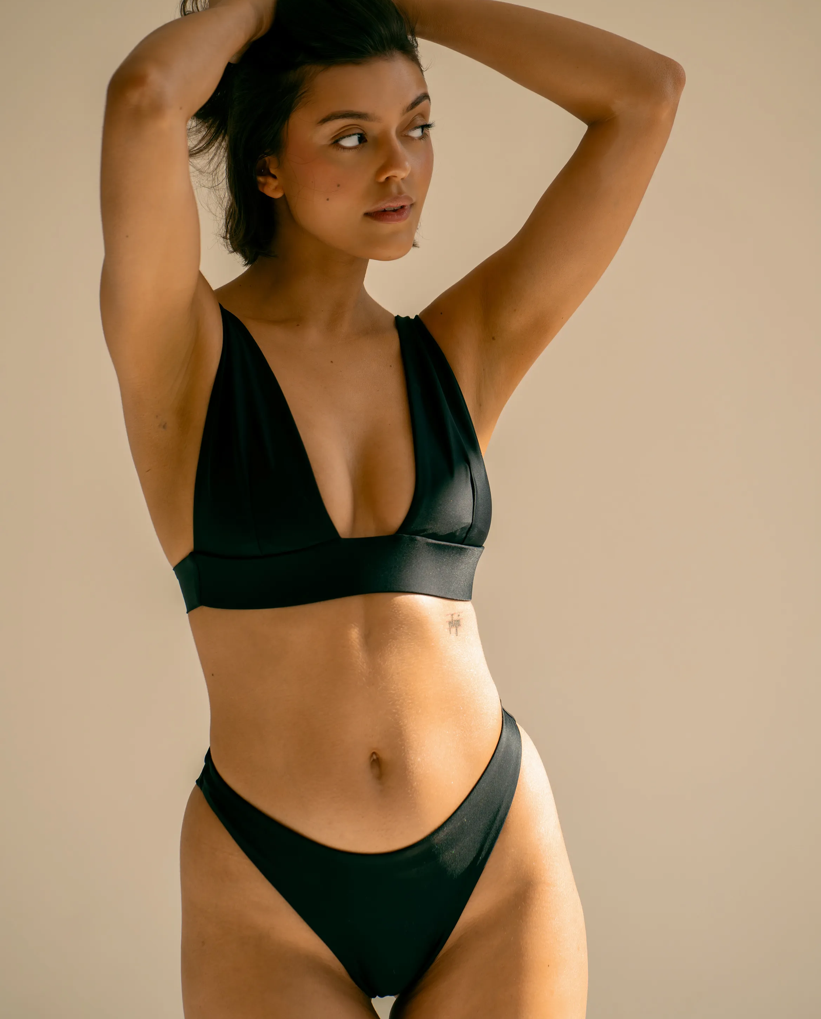 Czarny dół od bikini Medium Cover High Waist - Image #2