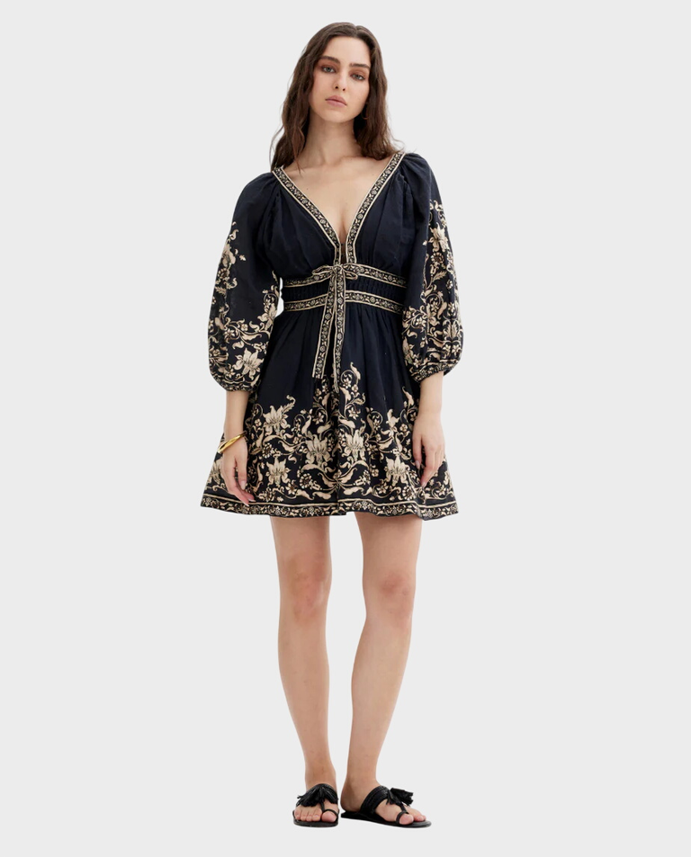 Czarna sukienka w stylu boho Alenica
