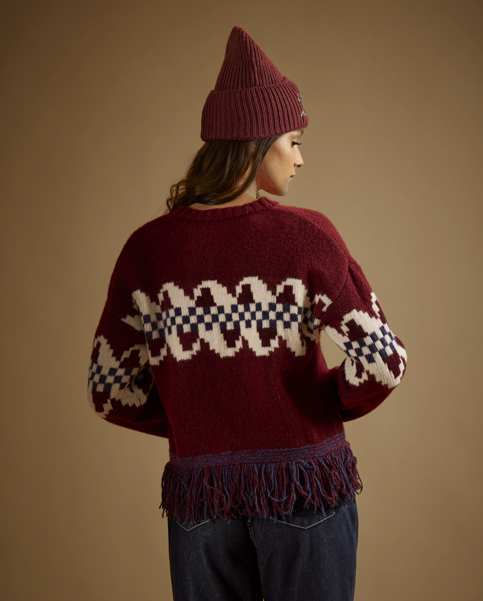 Bordowy sweter z ozdobnymi frędzlami - Image #3