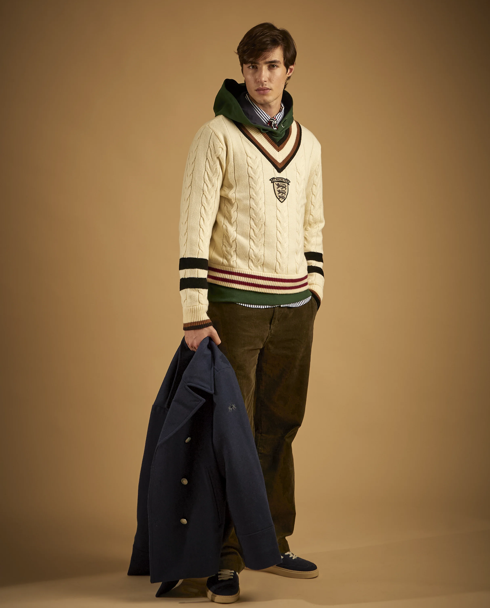 Kremowy sweter z haftem - Image #4