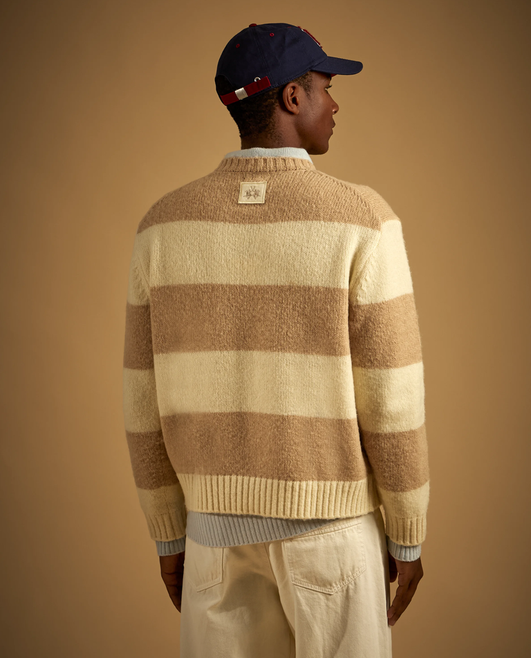 Kremowy sweter w paski - Image #3