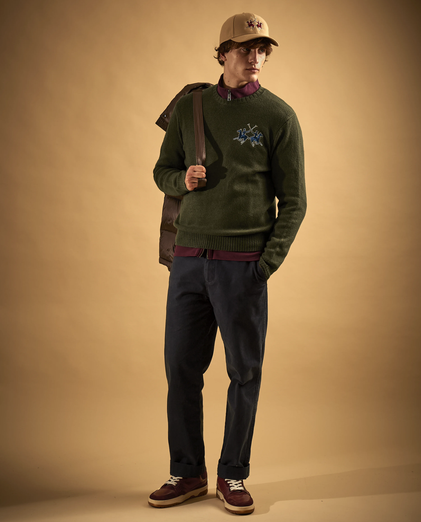Oliwkowy sweter z haftowanym logo - Image #4