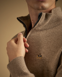 Beżowy sweter z suwakiem i logo - Image #3