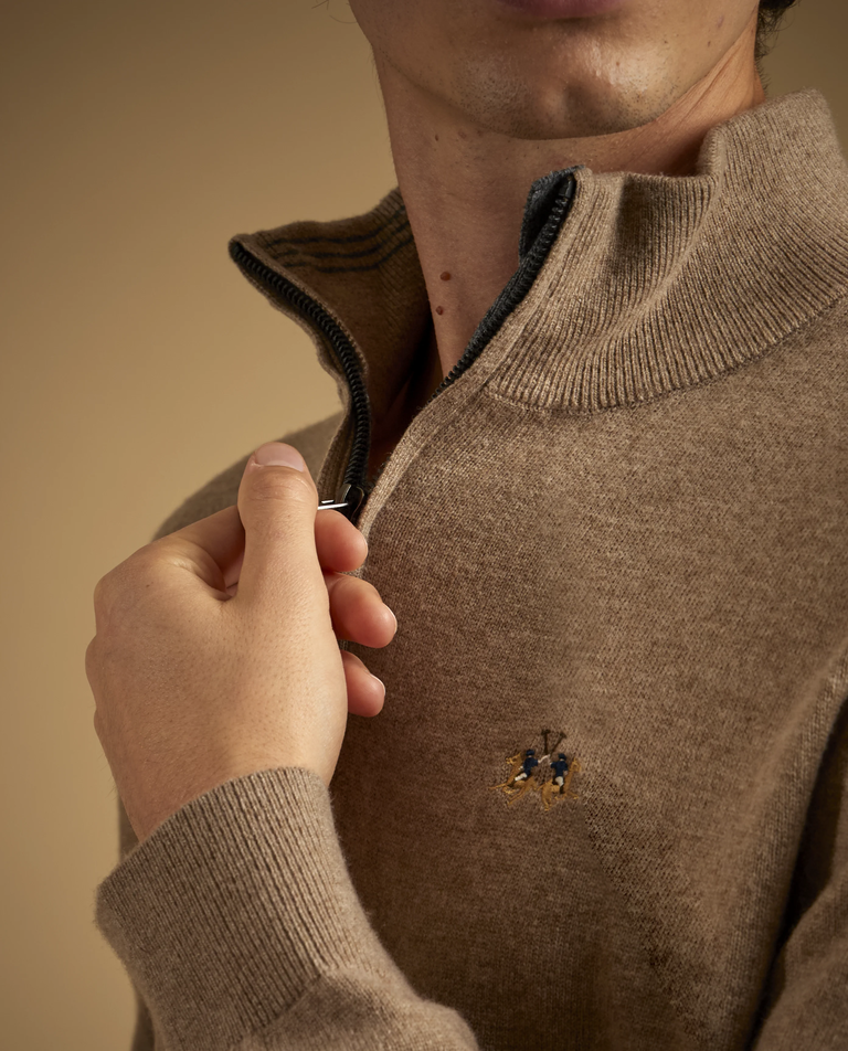 Beżowy sweter z suwakiem i logo - Image #3