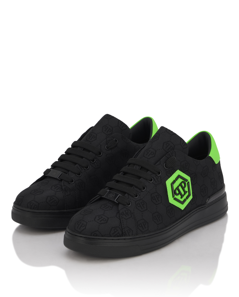 Czarne sneakersy z monogramem - Image #4