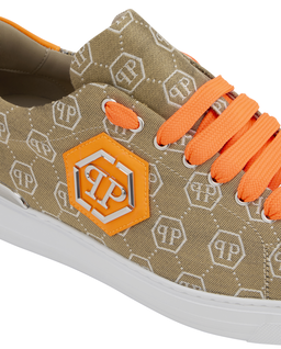 Beżowe sneakersy z monogramem - Image #2
