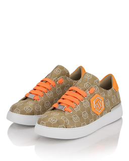 Beżowe sneakersy z monogramem - Image #3