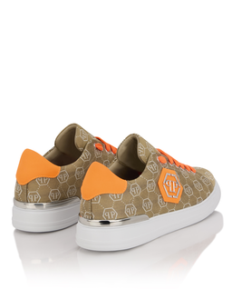 Beżowe sneakersy z monogramem - Image #4