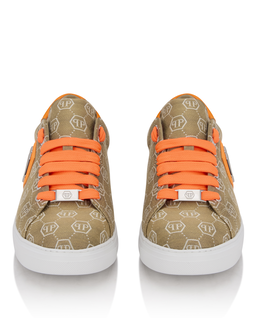 Beżowe sneakersy z monogramem - Image #6