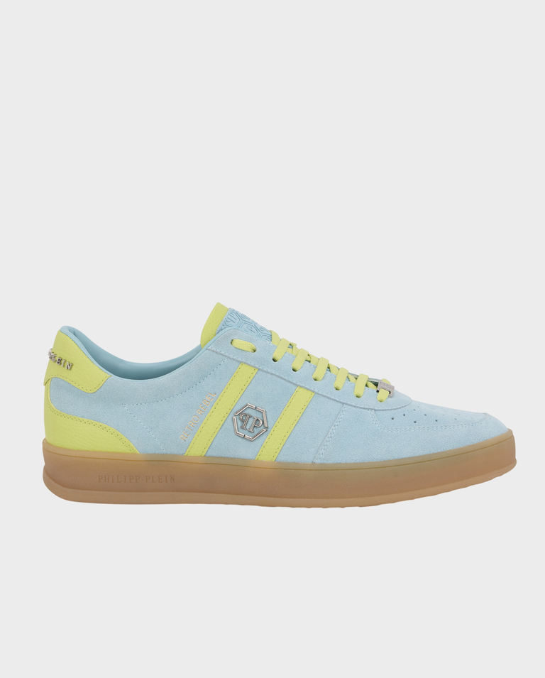 Błękitne sneakersy ze skóry zamszowej