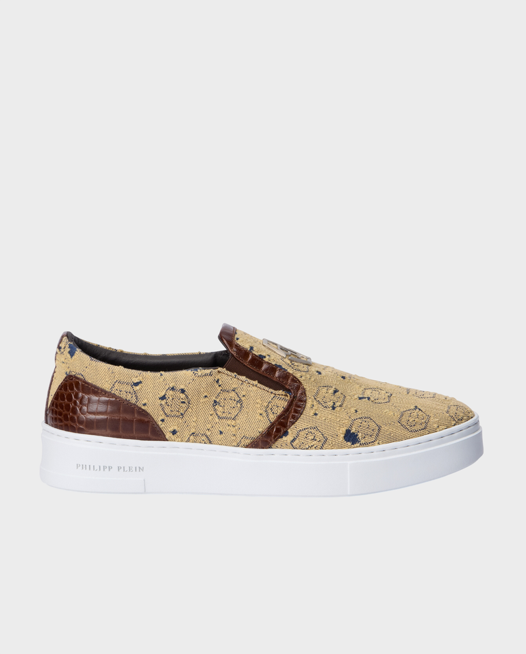 Buty typu slip-on z monogramem