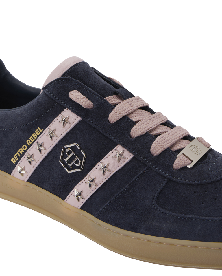 Granatowe zamszowe sneakersy Retro Label - Image #2