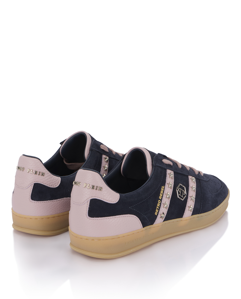 Granatowe zamszowe sneakersy Retro Label - Image #4