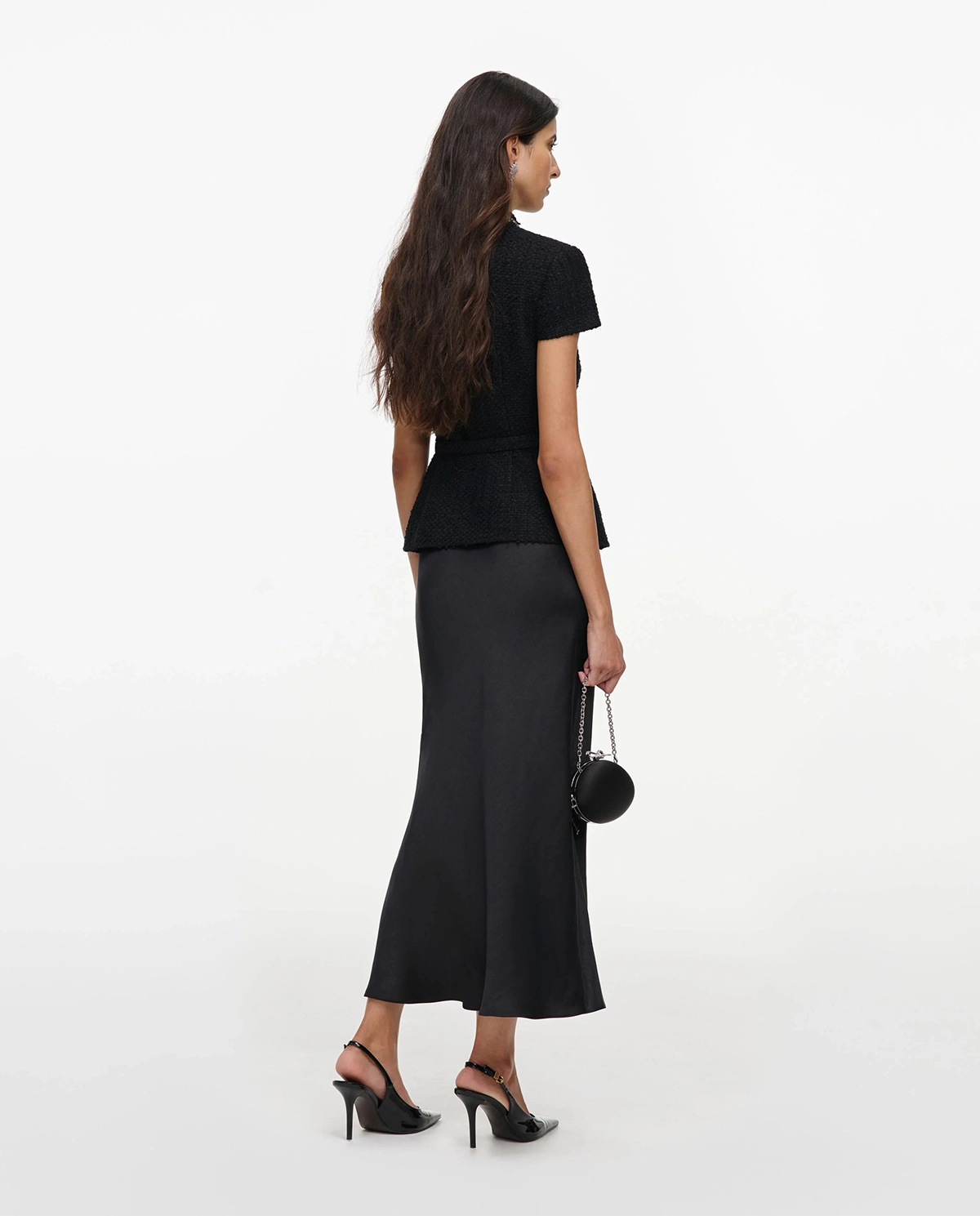 Czarna satynowa sukienka midi - Image #3