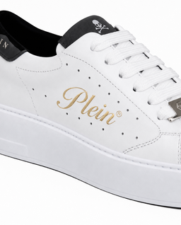 Białe sneakersy z czarnymi detalami Signature - Image #6
