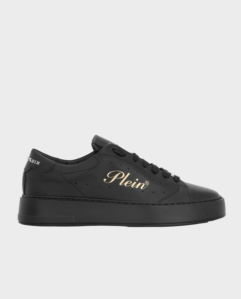 Czarne sneakersy ze złotym logo Signature