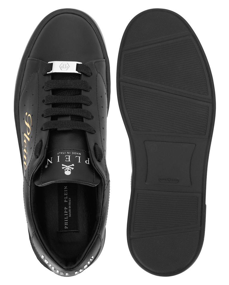 Czarne sneakersy ze złotym logo Signature - Image #7