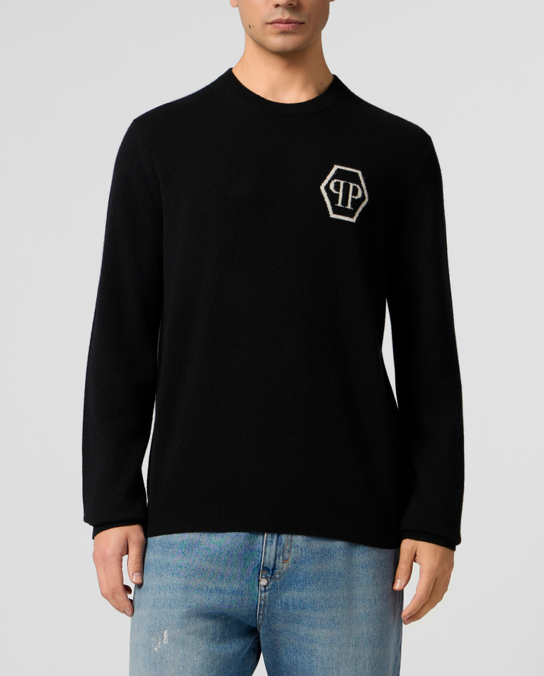 Czarny sweter z logo