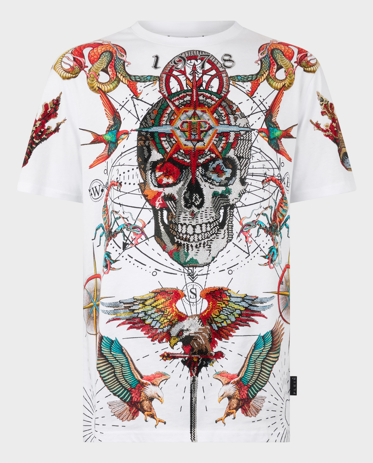 Biały t-shirt zdobiony kryształami