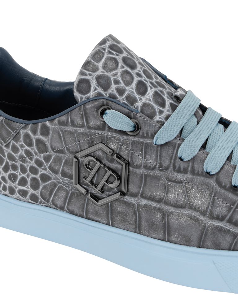 Szare sneakersy z niebieskimi detalami Cocco Hexagon - Image #6