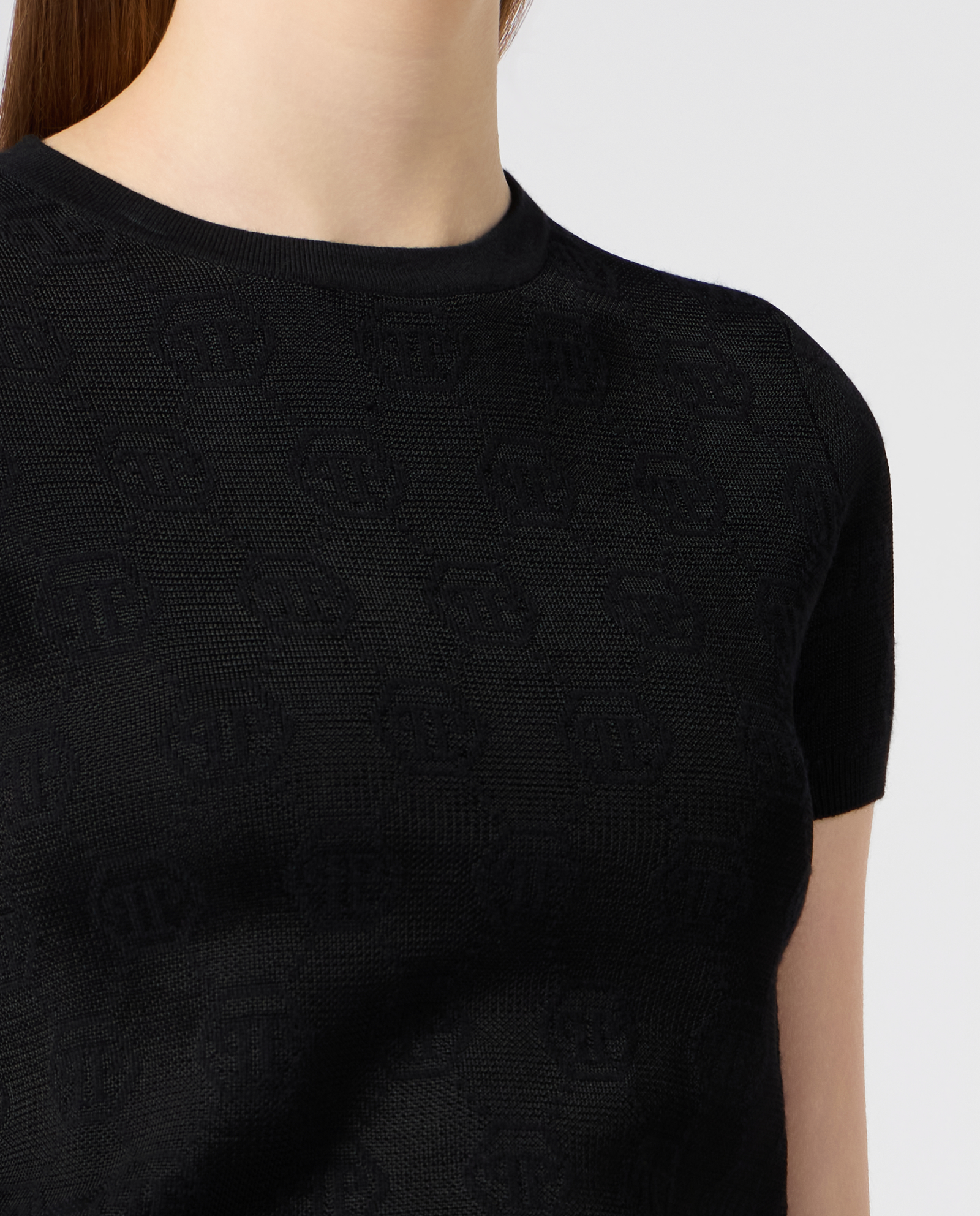 Czarny sweter z monogramem - Image #4